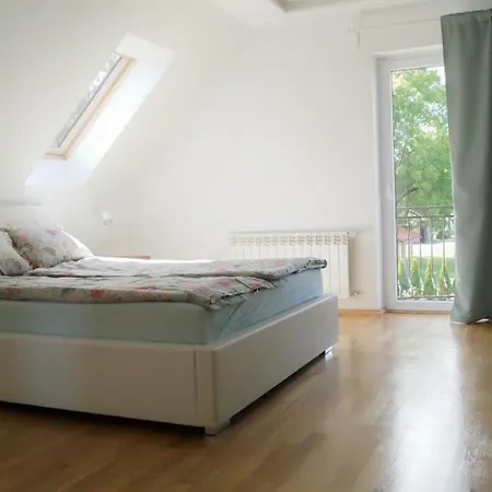Villa Pod Lipami *