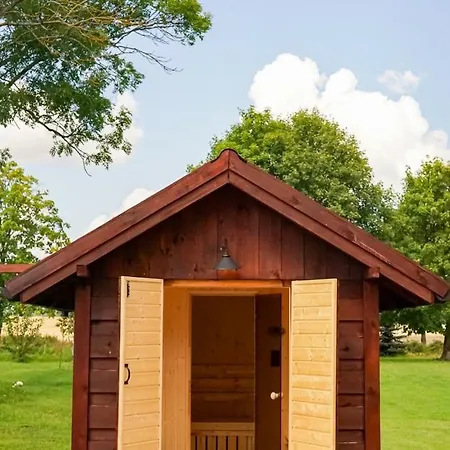 Villa Pod Lipami